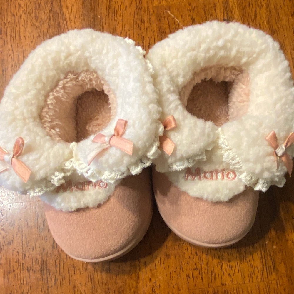 Pink Baby Booties with Bows. Size toddler 8 Marlo faux suede